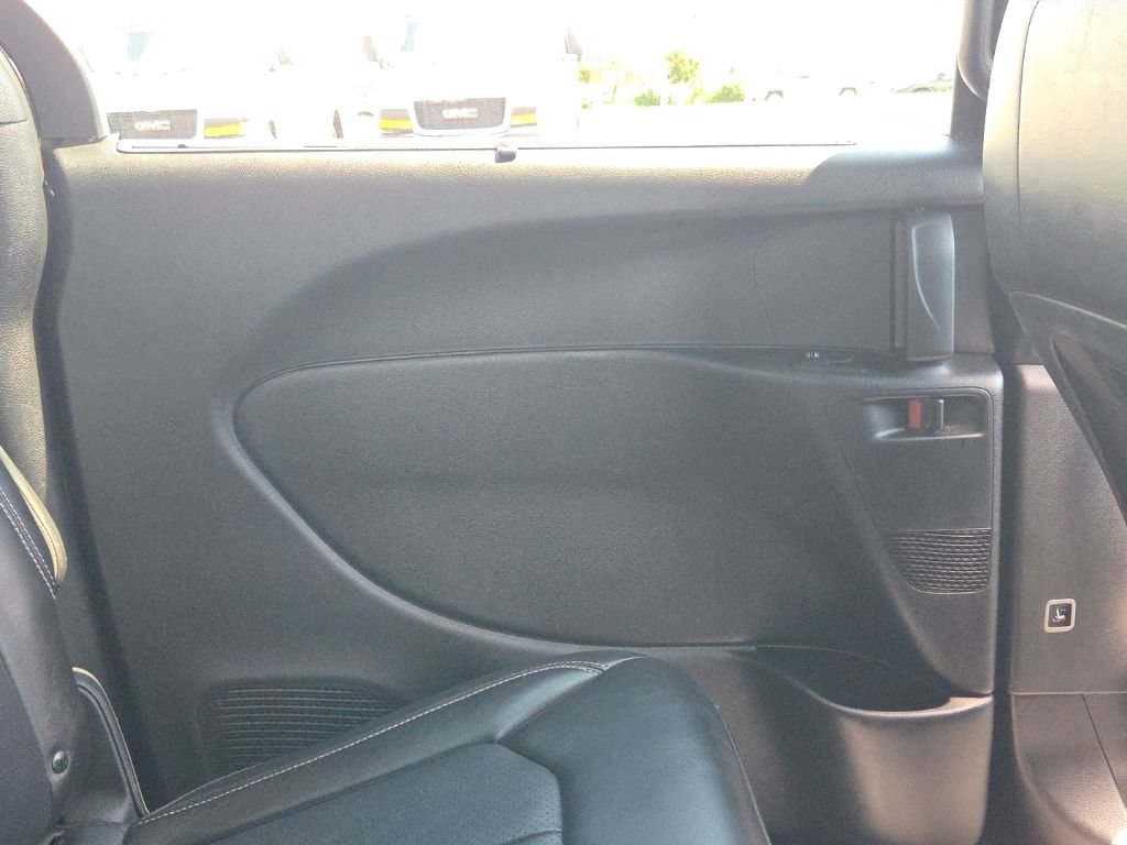Used 2025 Chrysler Pacifica Select FWD image 19