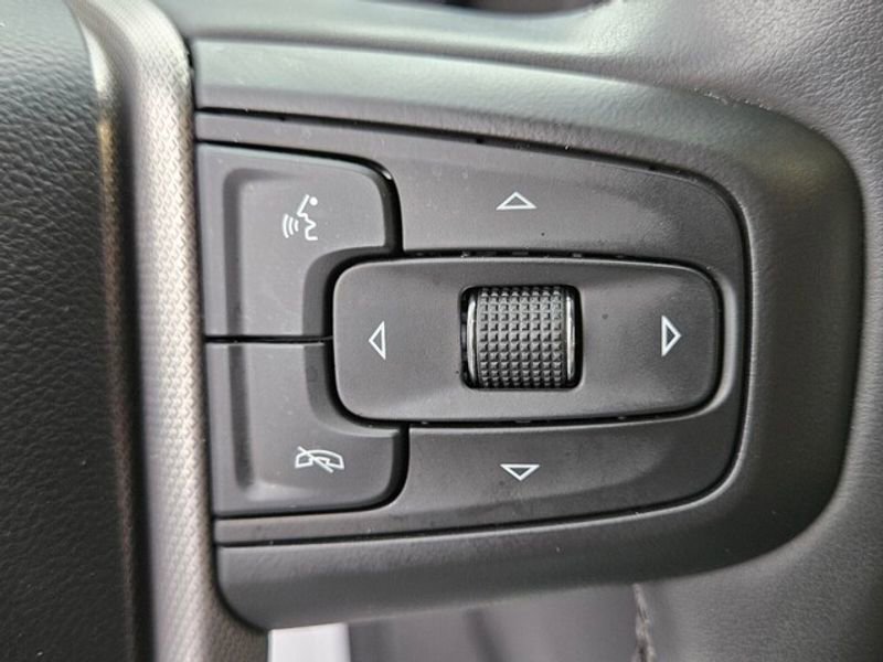 Used 2023 GMC Yukon Denali image 28