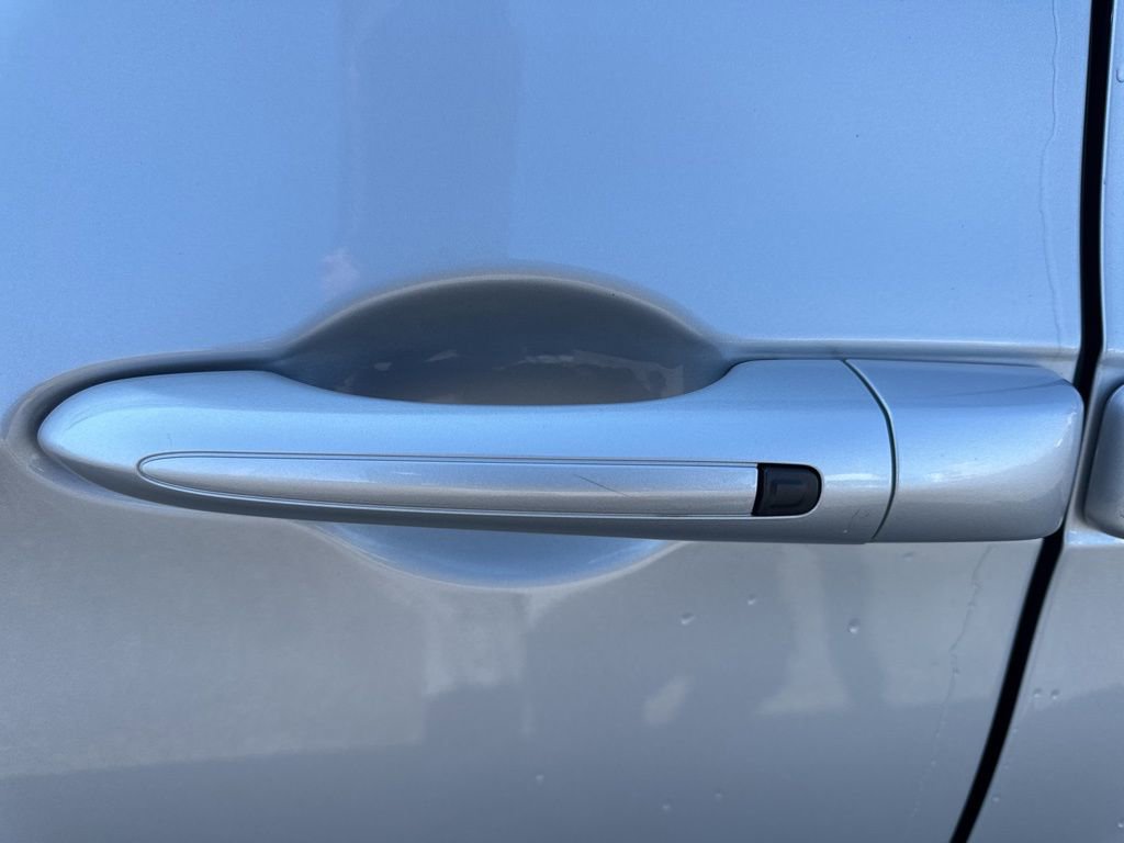 Used 2024 Chrysler Pacifica Touring-L image 45