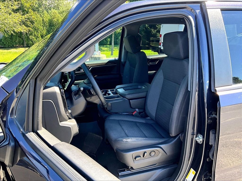 Used 2023 Chevrolet Silverado 1500 LT AWD/4WD image 10