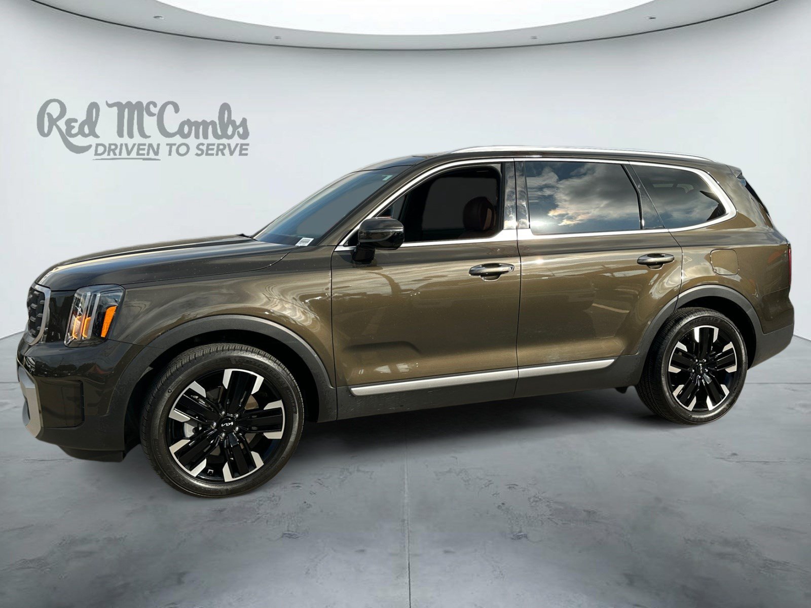 Used 2024 Kia Telluride SX Prestige w/ Towing Package AWD/4WD image 8