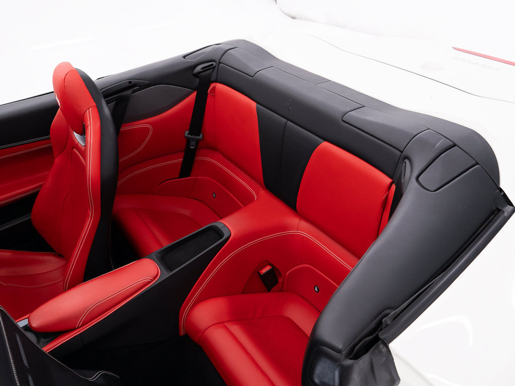 Used 2020 Ferrari Portofino RWD image 28