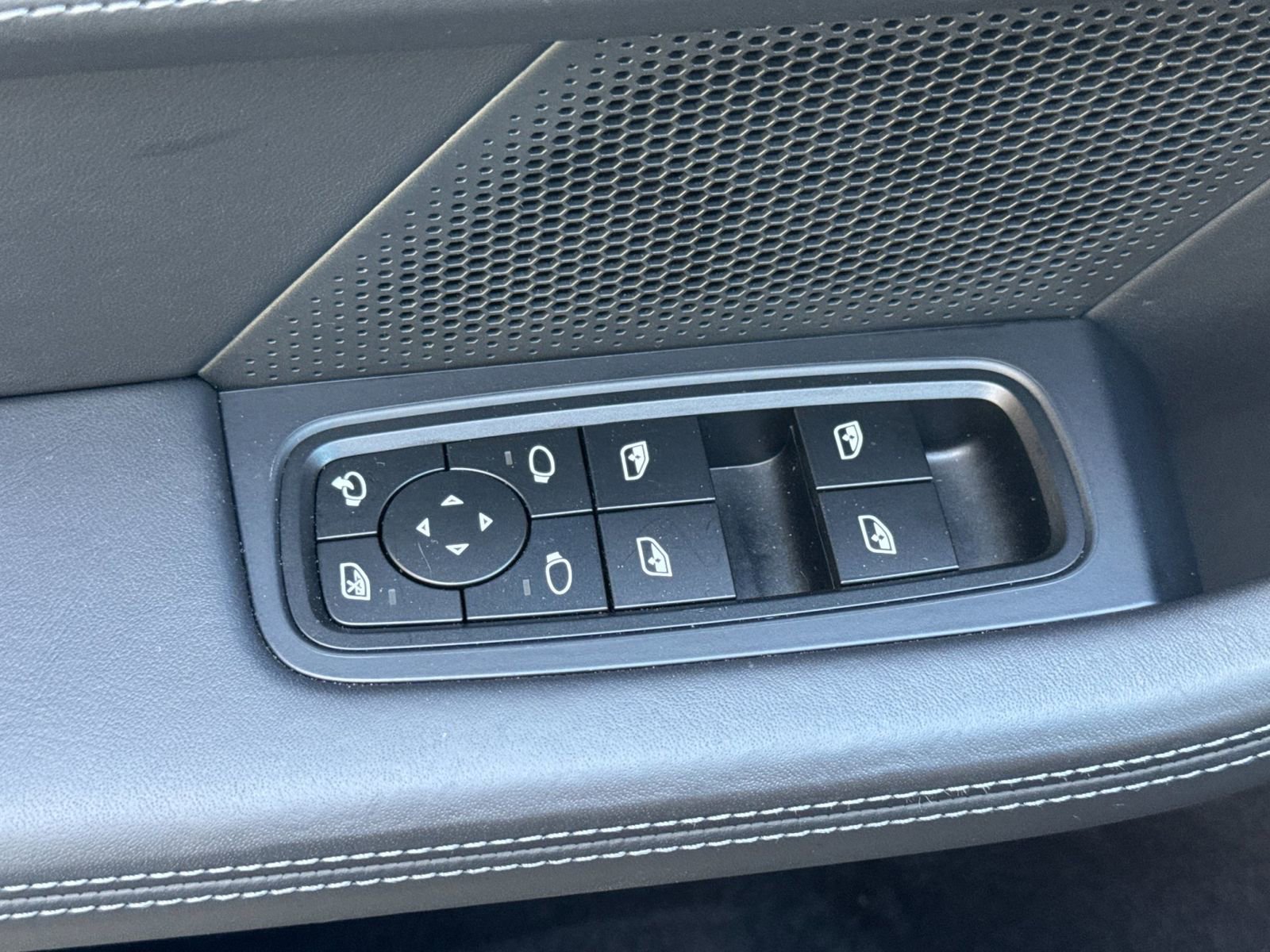 Certified 2024 Porsche Taycan GTS image 13