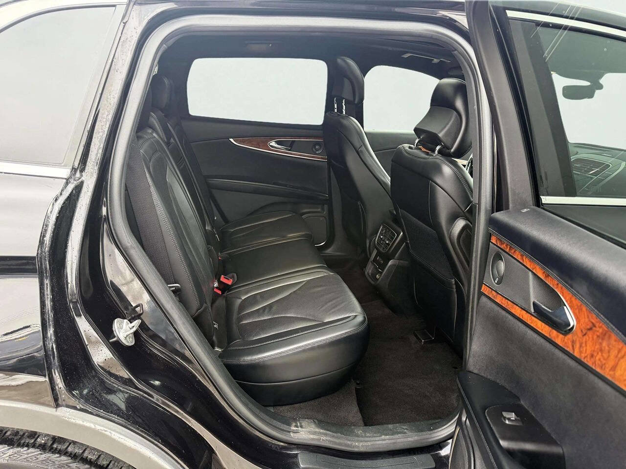 Used 2019 Lincoln Nautilus Reserve w/ Interior Protection Package AWD/4WD image 13