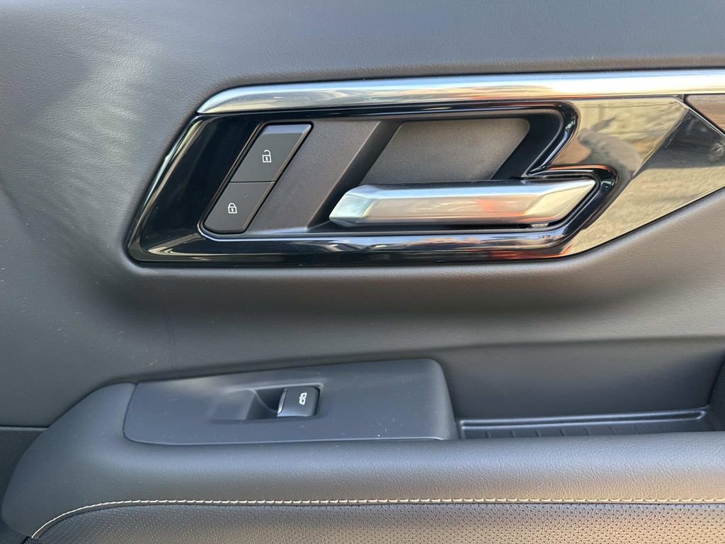 New 2026 Chevrolet Suburban Premier image 16