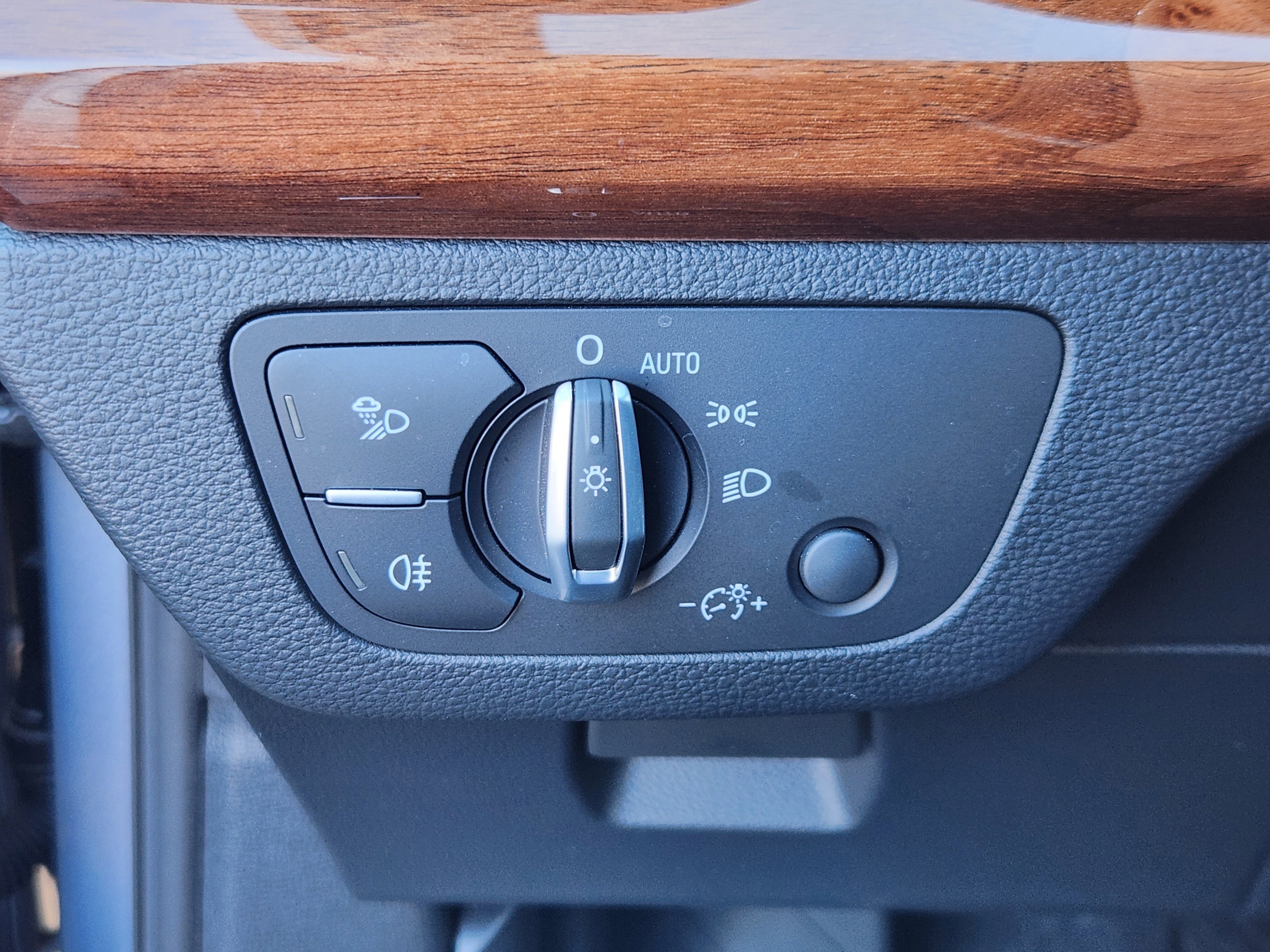 Used 2023 Audi Q5 2.0T Premium w/ Convenience Package image 25