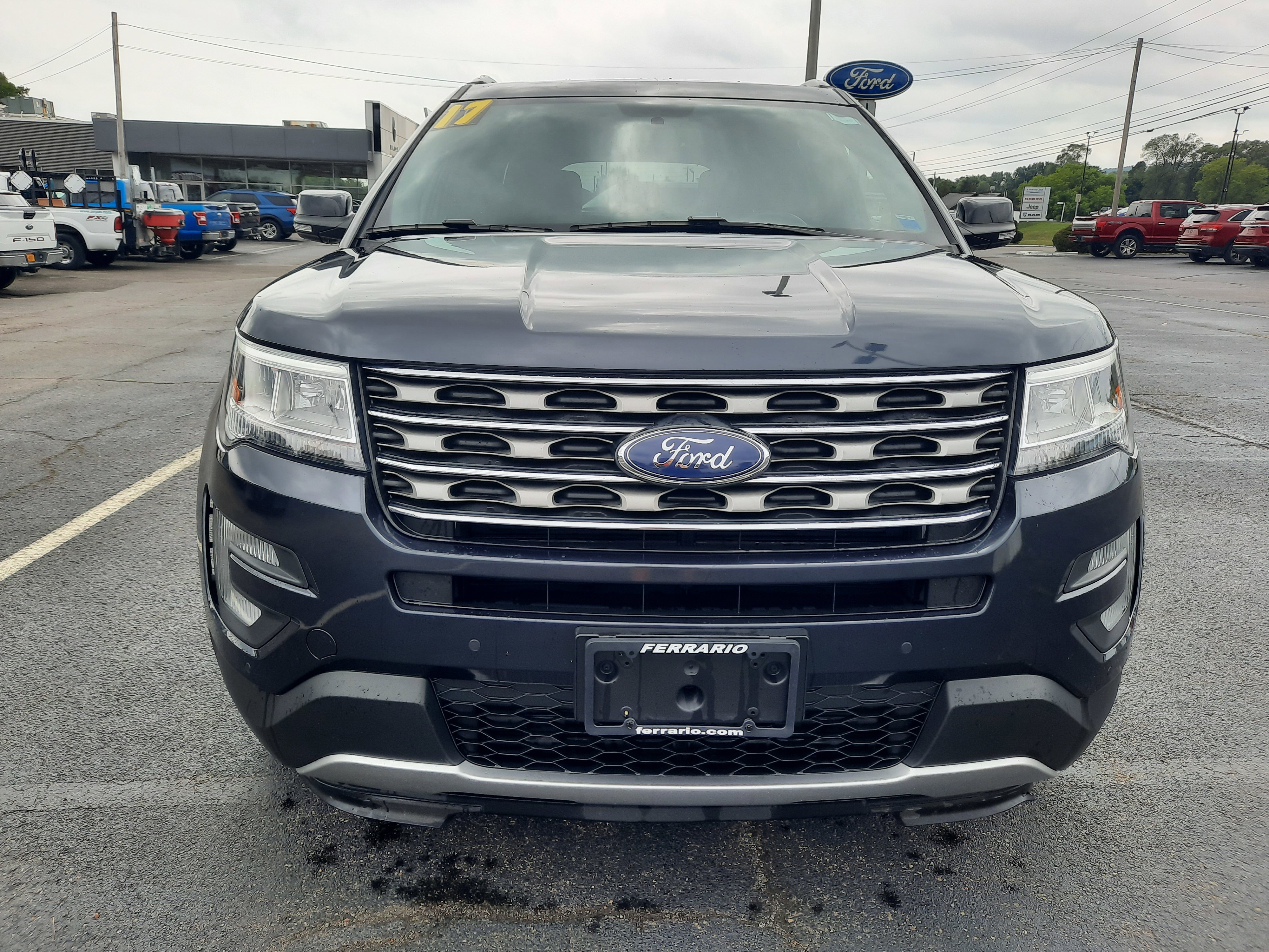 Used 2017 Ford Explorer XLT w/ Equipment Group 202A AWD/4WD image 3