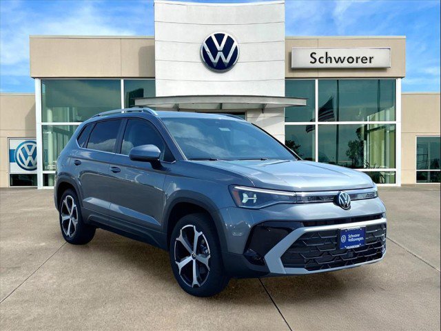New 2025 Volkswagen Taos SEL image 5