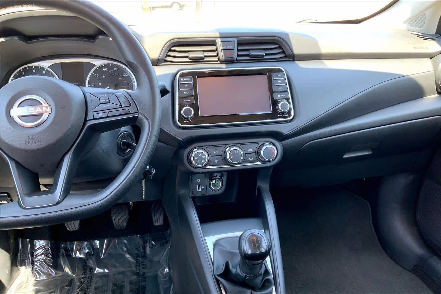 Used 2024 Nissan Versa S FWD image 7