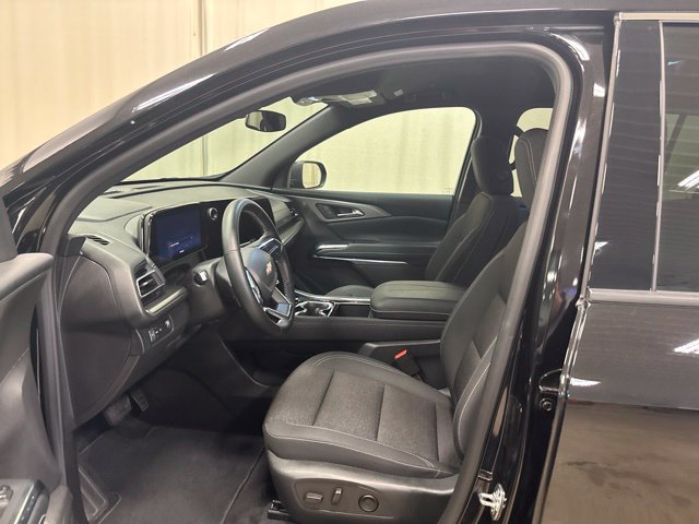Used 2026 Chevrolet Traverse LT FWD image 15