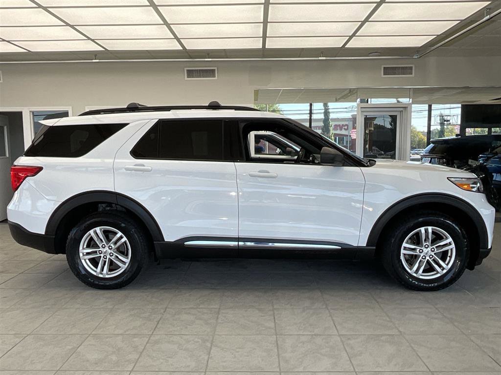 Used 2020 Ford Explorer XLT image 4