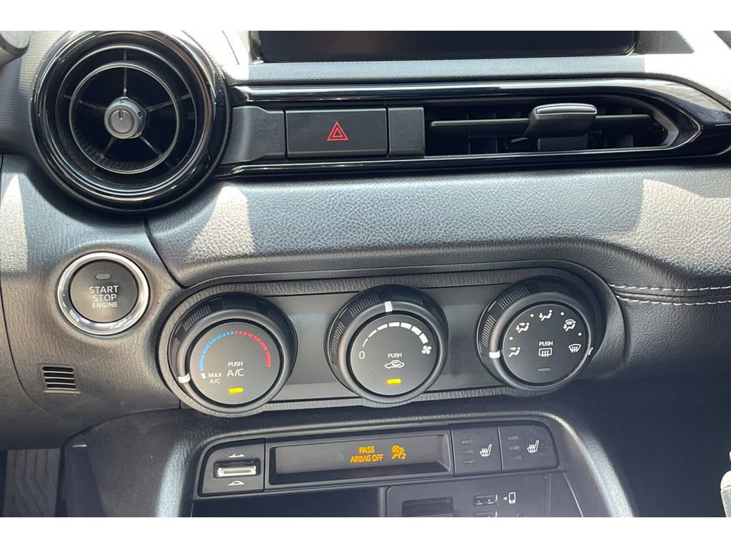 Used 2020 MAZDA MX-5 Miata RF Club RWD image 25