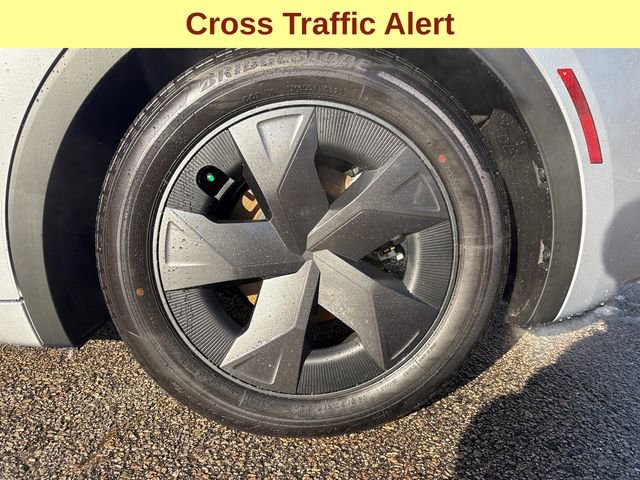 Used 2025 Toyota Prius LE image 10