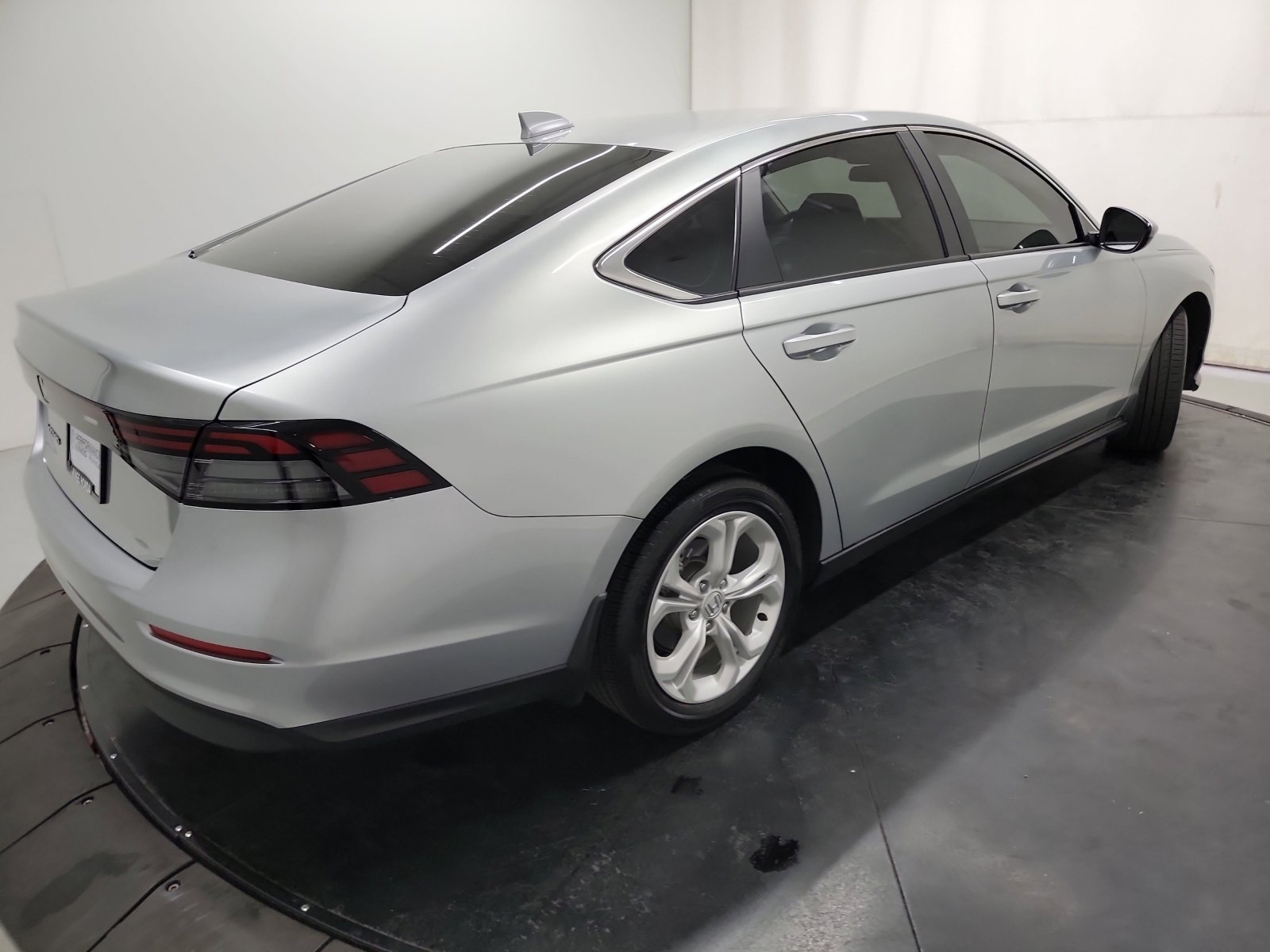 Used 2024 Honda Accord LX image 9