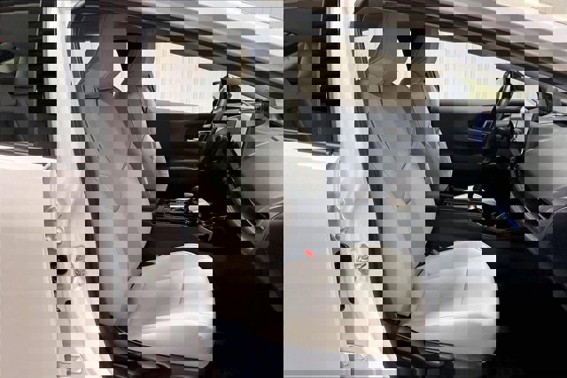 Used 2025 Toyota Prius XLE image 8