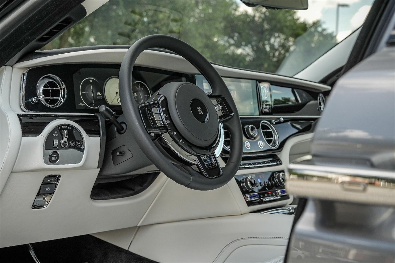 New 2025 Rolls-Royce Ghost image 16