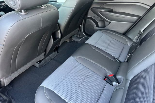 Used 2025 Chevrolet Trax LT w/ LT Convenience Package image 14