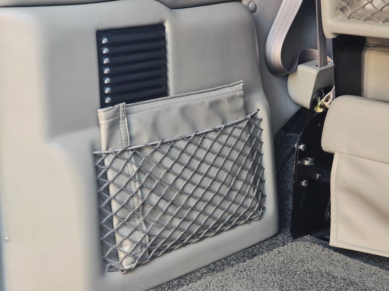 Used 2016 GMC Savana 2500 image 70