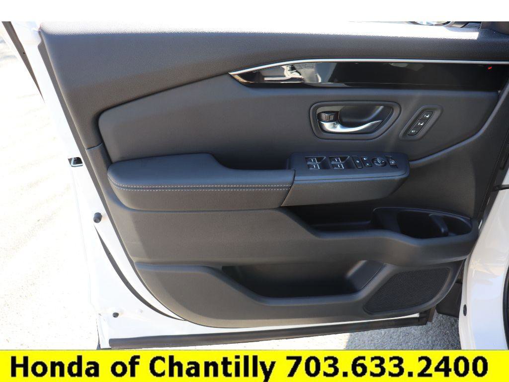 Used 2025 Honda Pilot Touring image 25