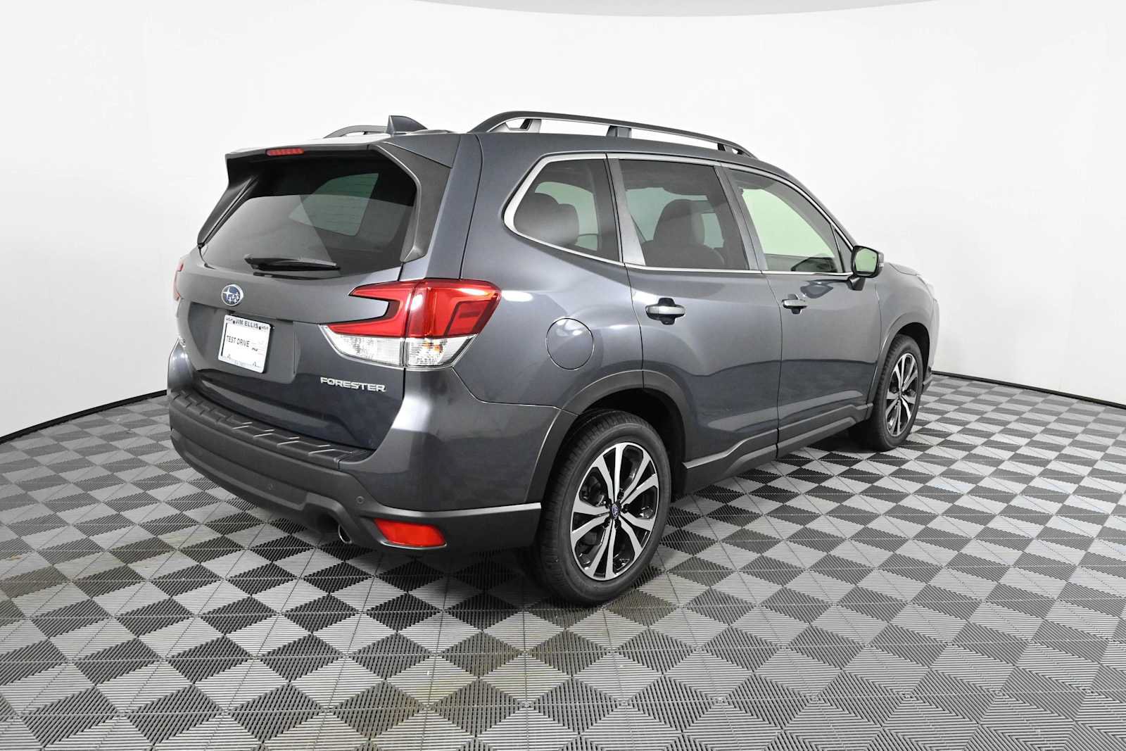 Used 2023 Subaru Forester Limited AWD/4WD image 8