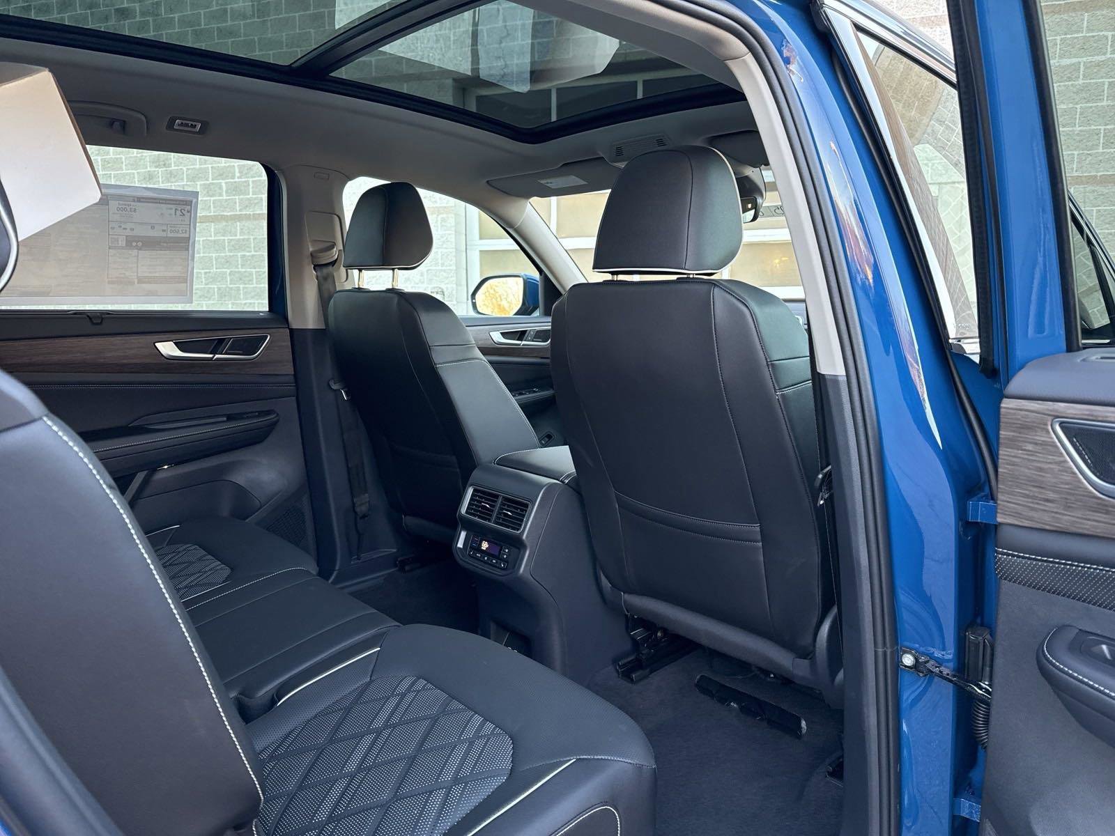 New 2025 Volkswagen Atlas SEL Premium R-Line image 38