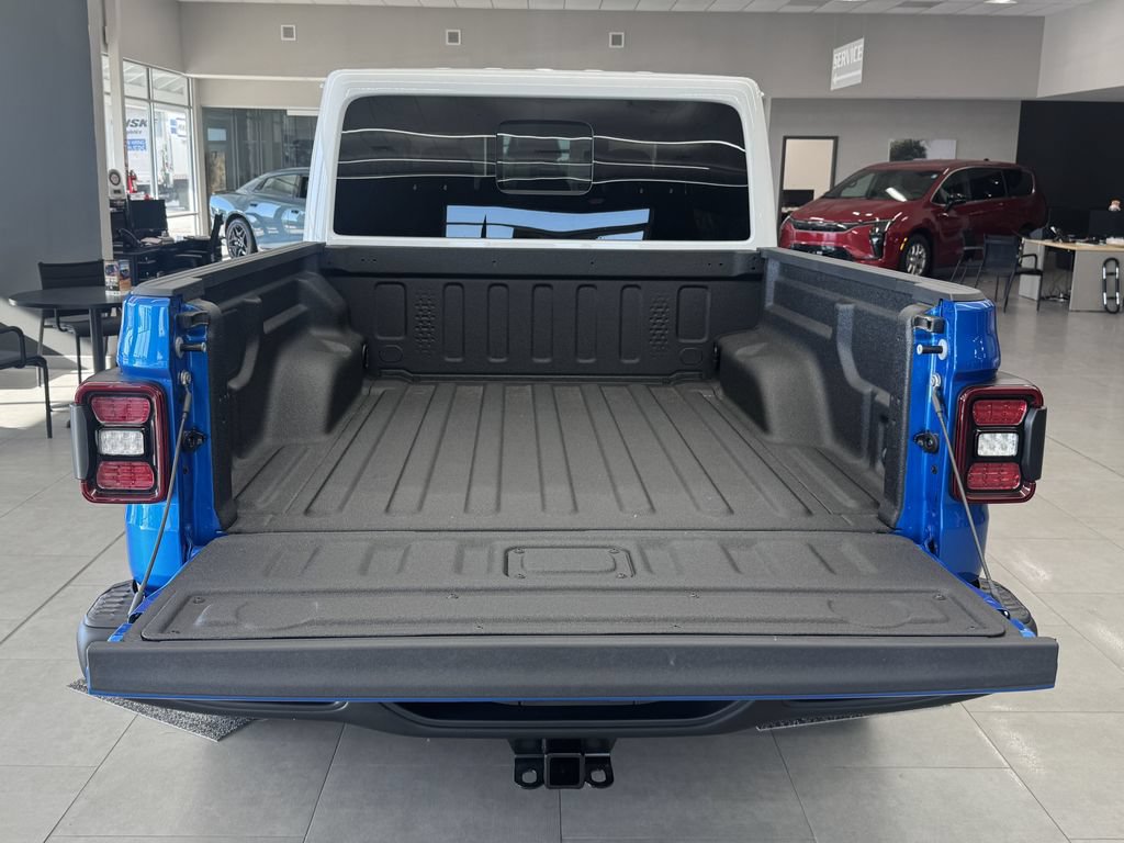 New 2026 Jeep Gladiator Rubicon w/ Whitecap Package AWD/4WD image 21