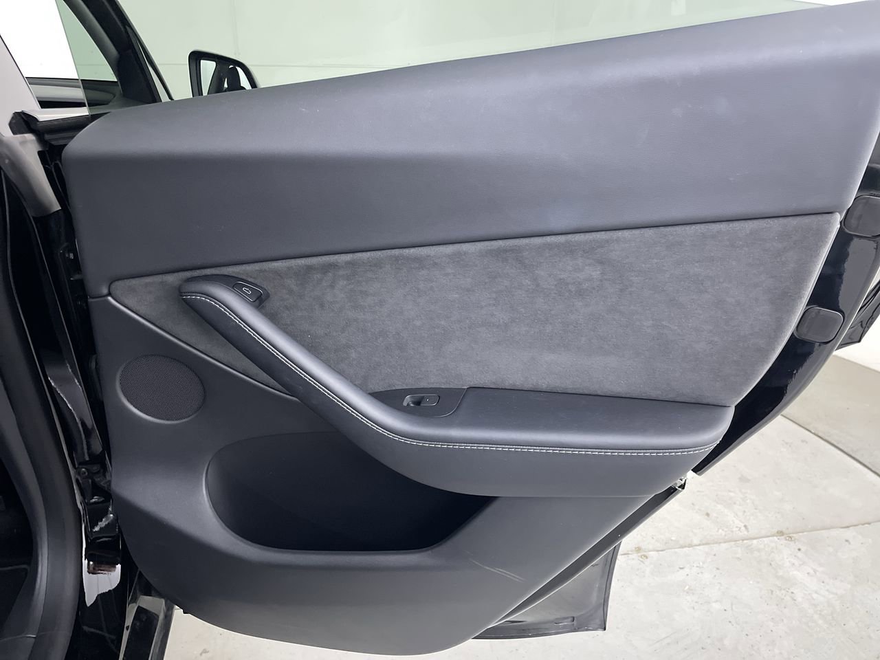 Used 2022 Tesla Model Y Long Range AWD/4WD image 21