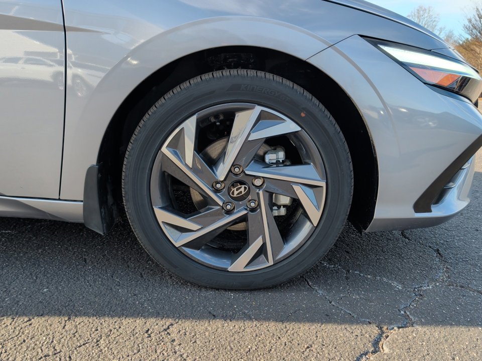 Certified 2025 Hyundai Elantra Limited image 25