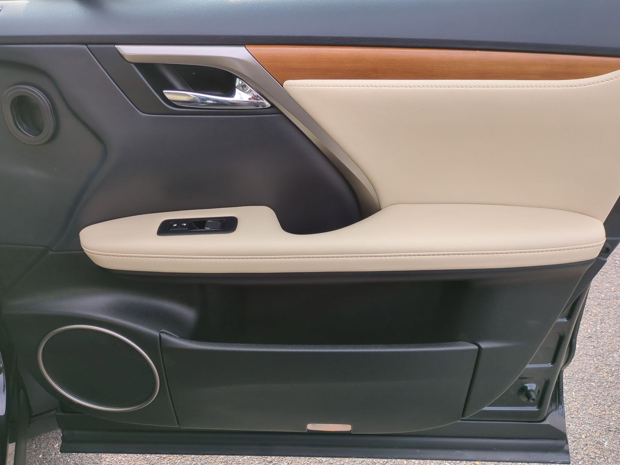 Used 2022 Lexus RX 450h AWD w/ Premium Package image 38