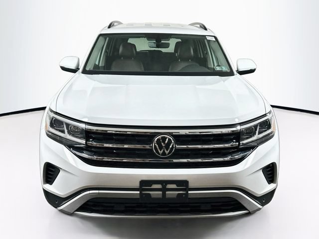 Certified 2023 Volkswagen Atlas SE w/ Black Wheel Package AWD/4WD image 2