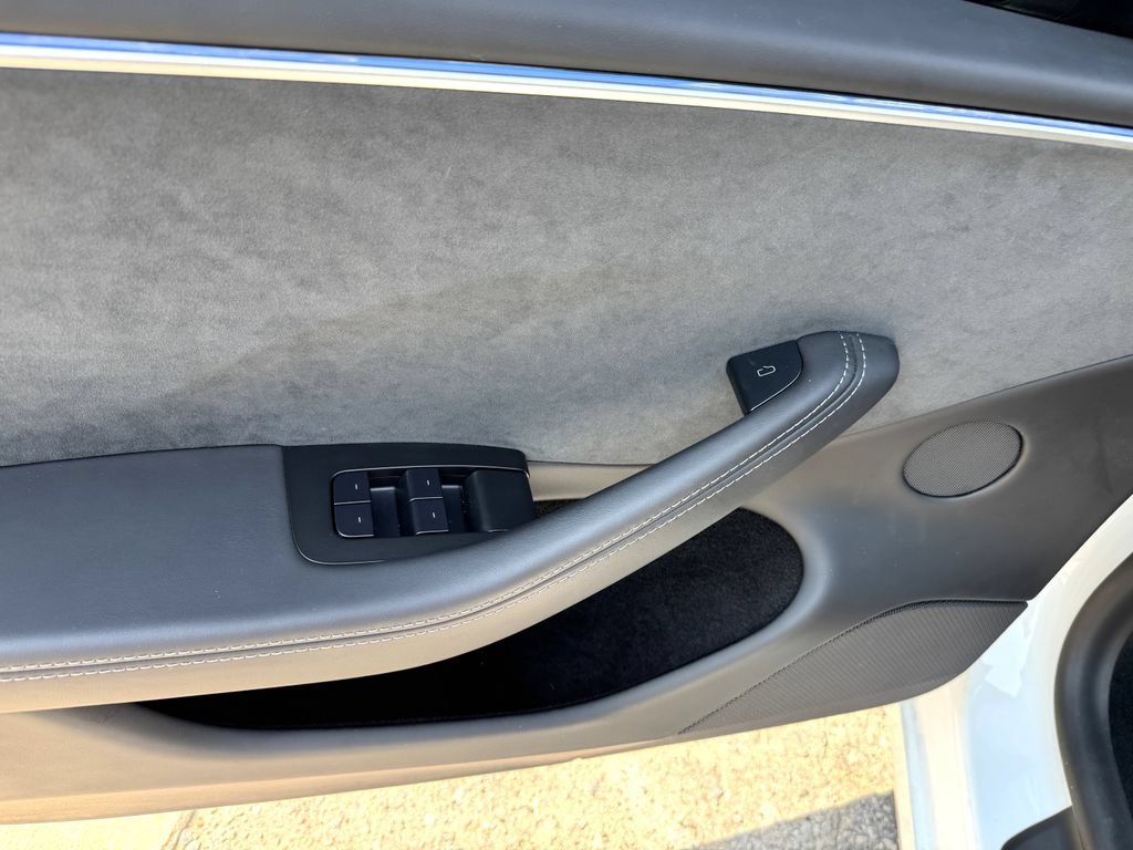 Used 2025 Tesla Model 3 Long Range AWD/4WD image 17