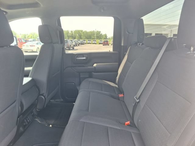 Used 2025 Chevrolet Silverado 2500 Custom w/ Custom Value Package AWD/4WD image 12