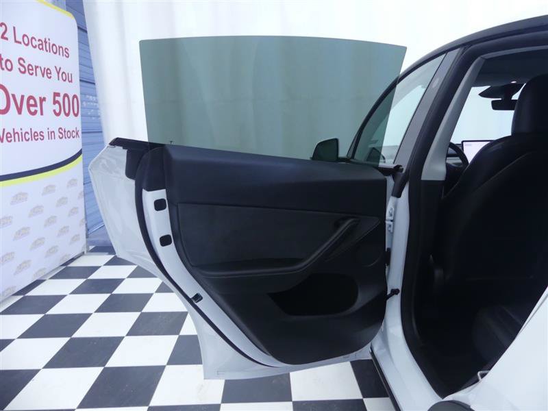 Used 2024 Tesla Model Y Long Range AWD/4WD image 25