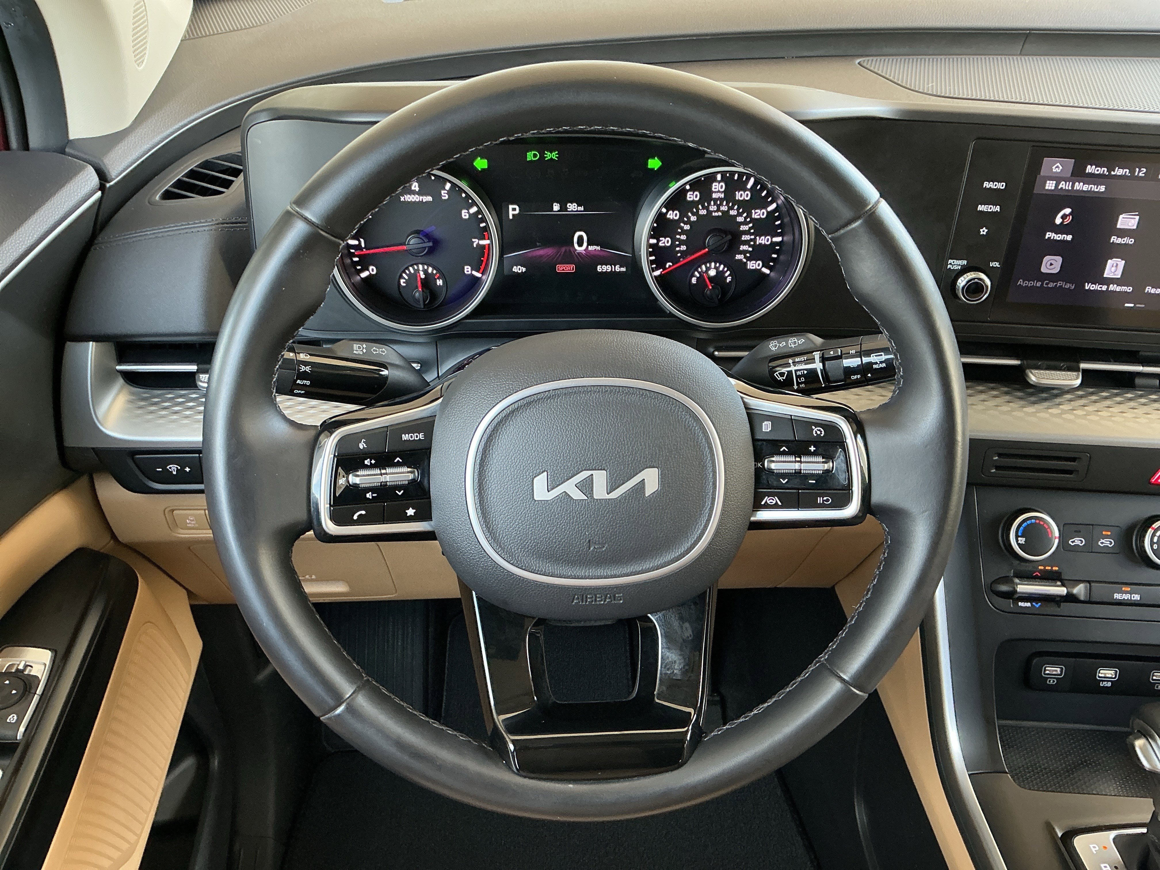 Used 2022 Kia Carnival LX image 5