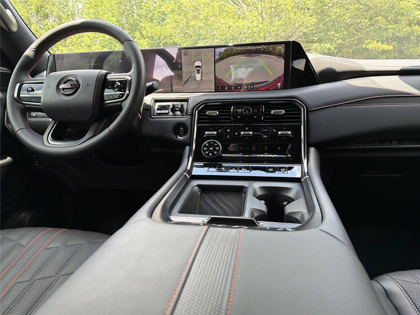 Used 2025 Nissan Armada PRO-4X AWD/4WD image 10