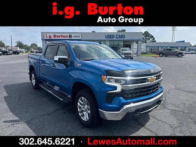 Used 2022 Chevrolet Silverado 1500 LT AWD/4WD image 1