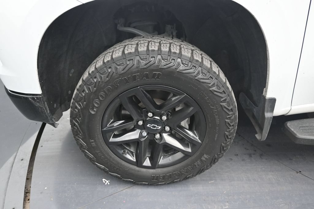 Used 2023 Chevrolet Silverado 1500 LT Trail Boss AWD/4WD image 9