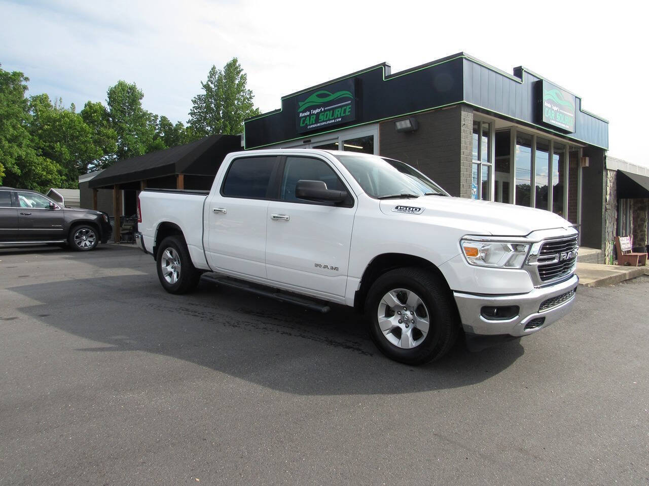 Used 2020 RAM 1500 Big Horn AWD/4WD image 2
