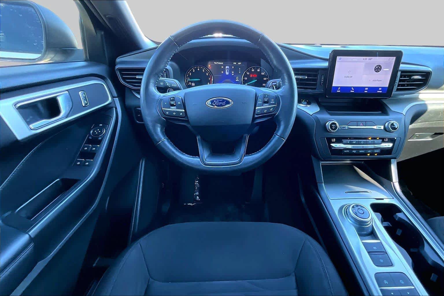 Certified 2020 Ford Explorer XLT RWD image 8
