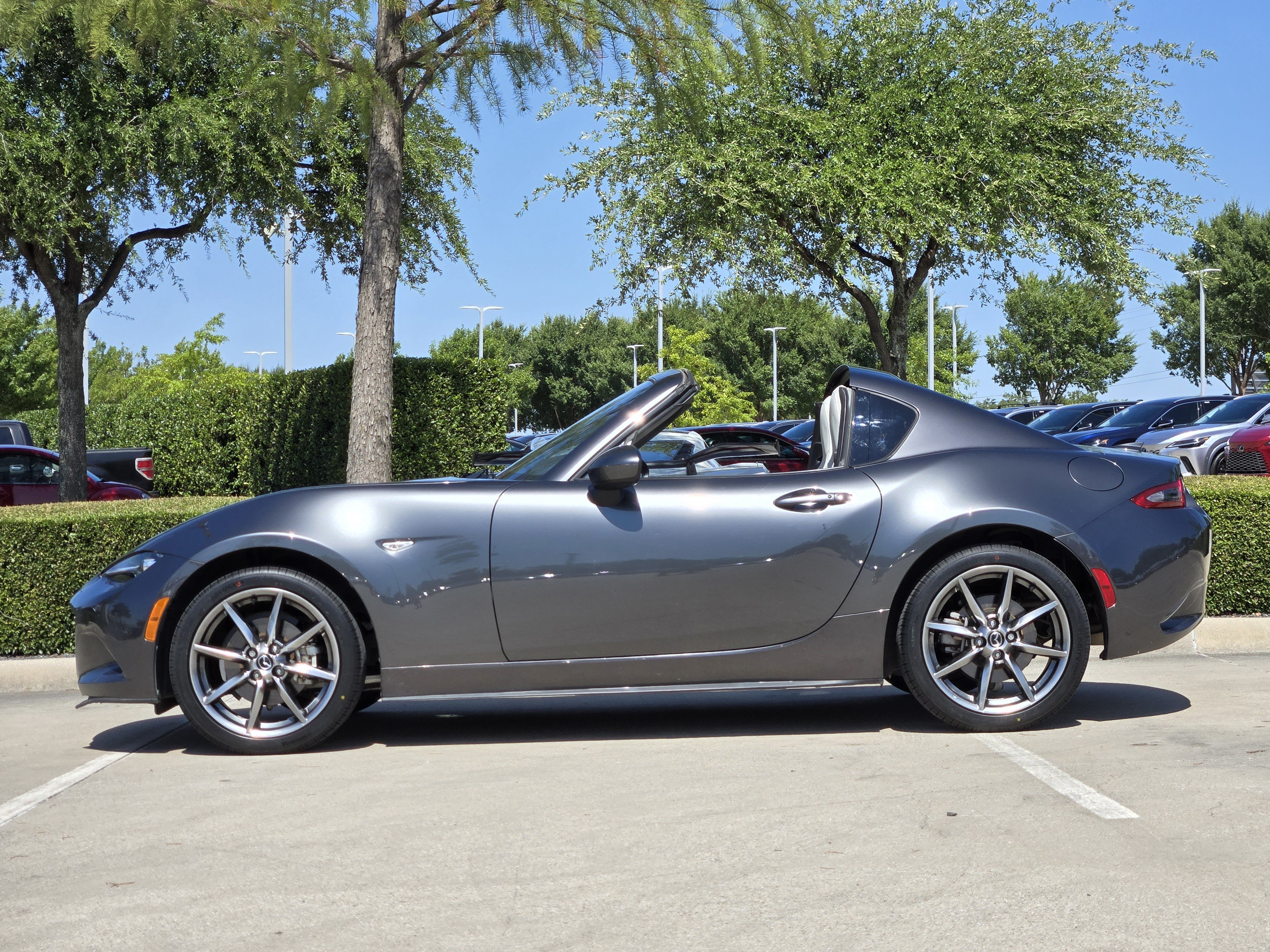 Used 2021 MAZDA MX-5 Miata RF Grand Touring RWD image 2