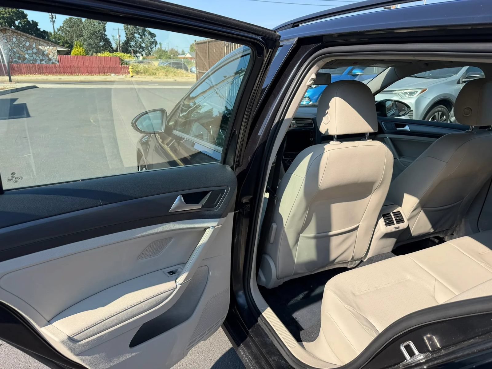 Used 2018 Volkswagen Golf SE FWD image 11