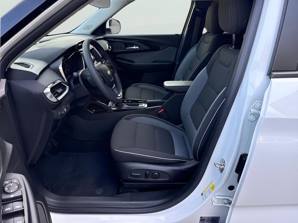 Used 2023 Chevrolet TrailBlazer LT AWD/4WD image 17
