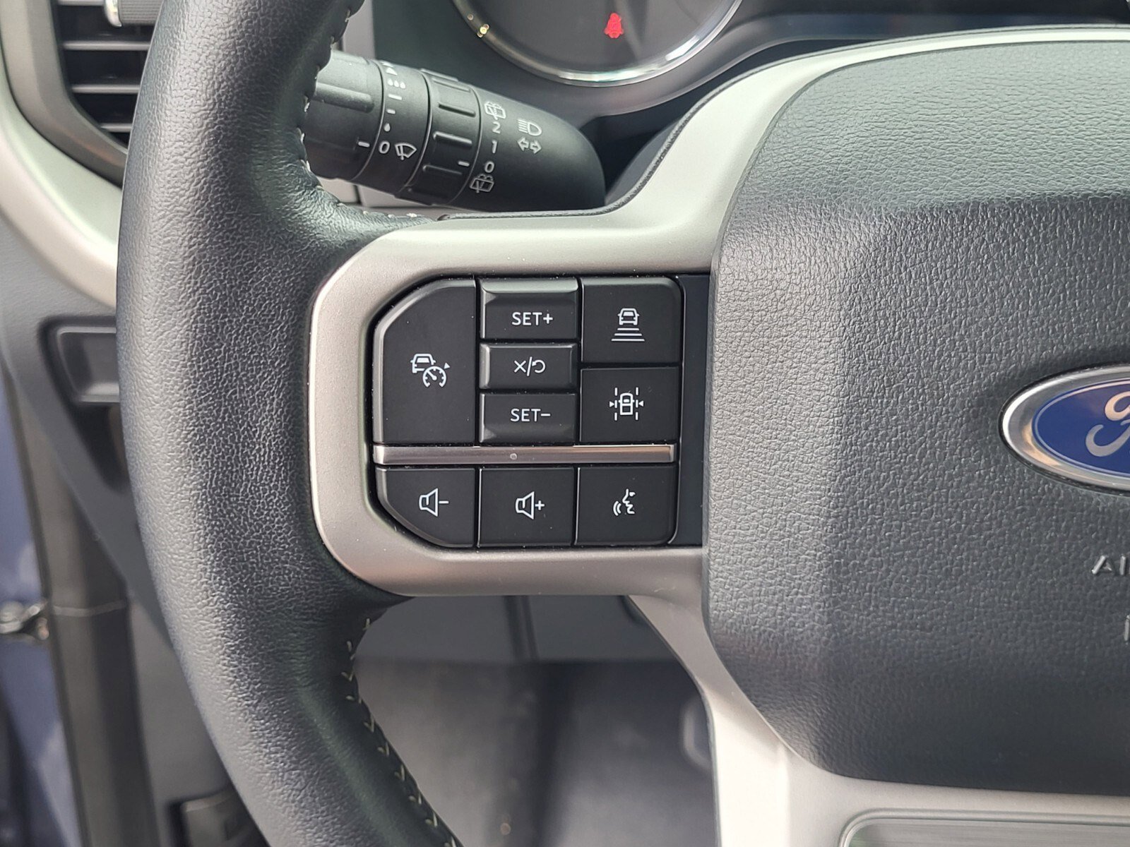 Certified 2023 Ford Expedition XLT image 27