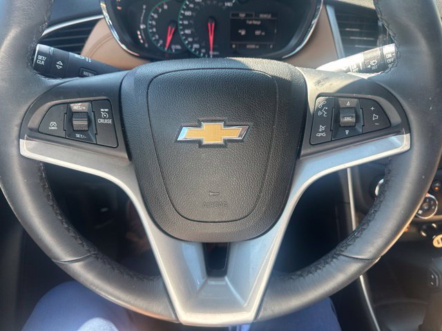 Used 2018 Chevrolet Trax LT w/ LT Convenience Package AWD/4WD image 12