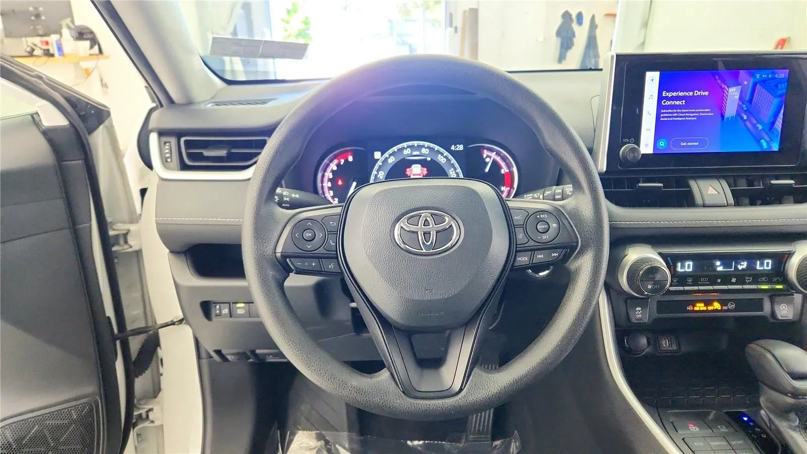 Used 2023 Toyota RAV4 XLE AWD/4WD image 32