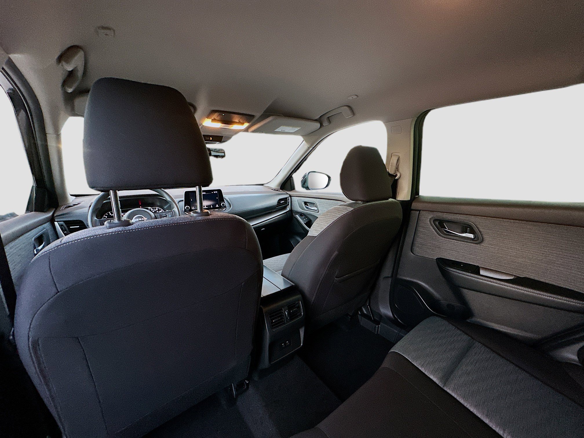 Used 2023 Nissan Rogue SV image 24