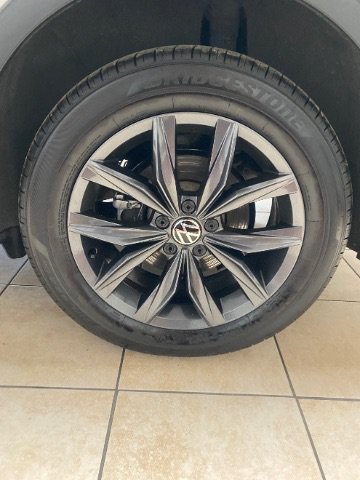Used 2023 Volkswagen Tiguan SE w/ Panoramic Sunroof Package FWD image 36