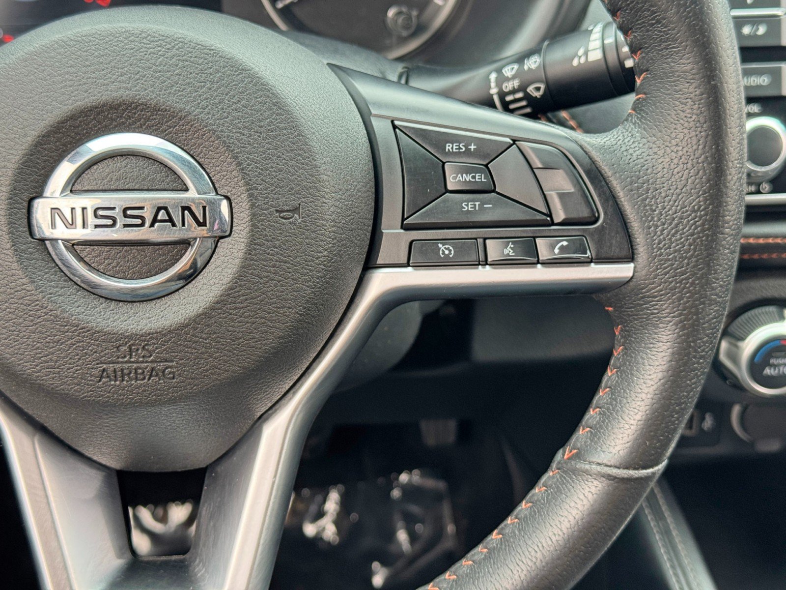 Used 2019 Nissan Kicks SR w/ SR Premium Package FWD image 19