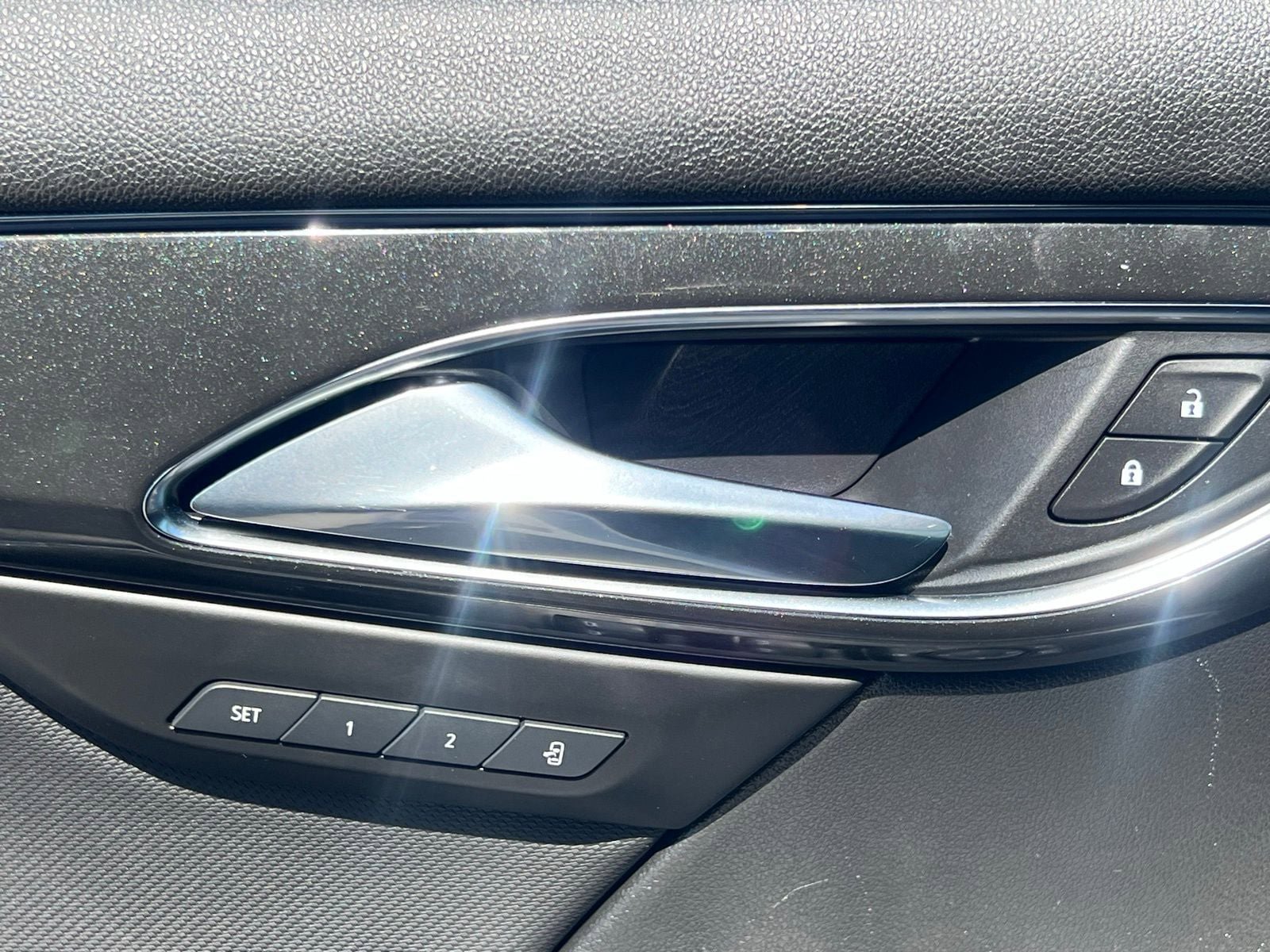 Used 2025 Buick Envision Preferred image 23