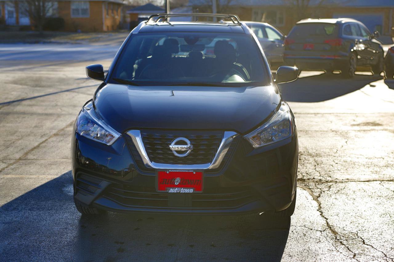 Used 2020 Nissan Kicks SV w/ Exterior Package FWD image 2